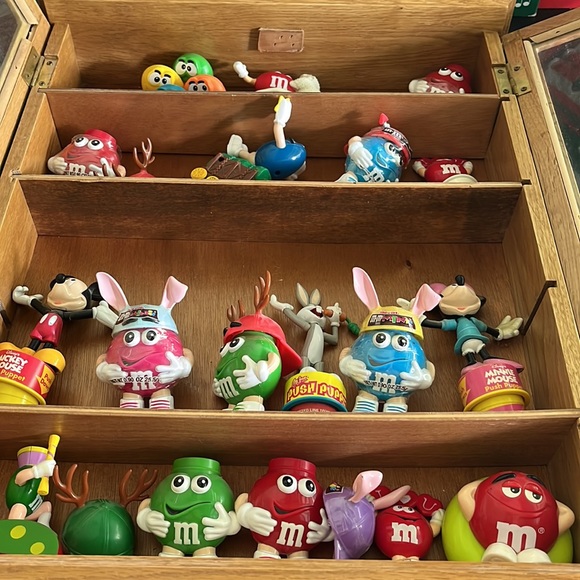 20 Toy M&M Figures with Oak Cabinet - Picture 2 of 6